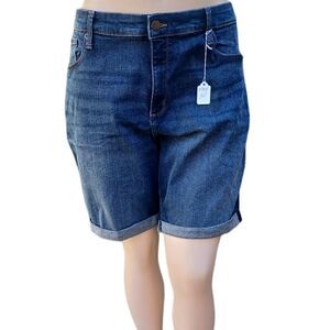595930......Universal Thread Jean Shorts Size 22WR, 8" Inseam 12" Rise